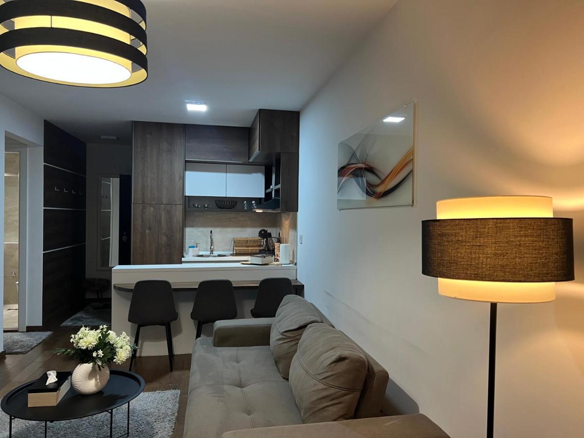 Prestige Lux Apartment Novi Sad Buitenkant foto